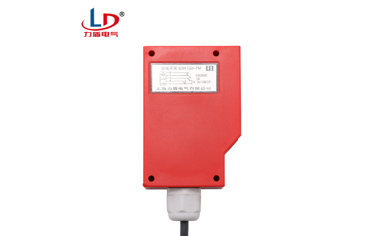 E3K100-7M 光电开关