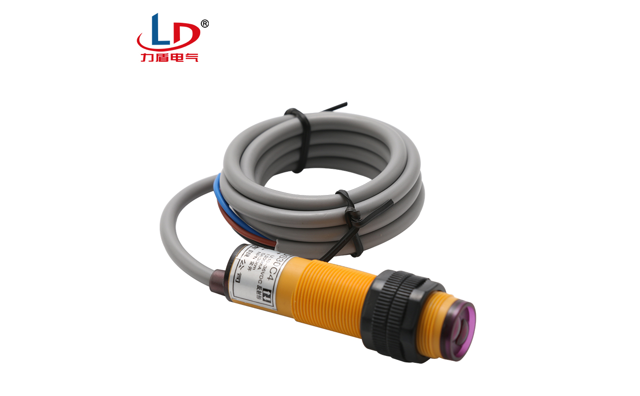 E3F-DS30C4 光电传感器