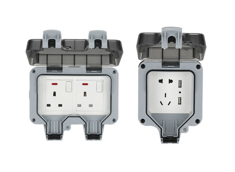 Outdoor waterproof socket box